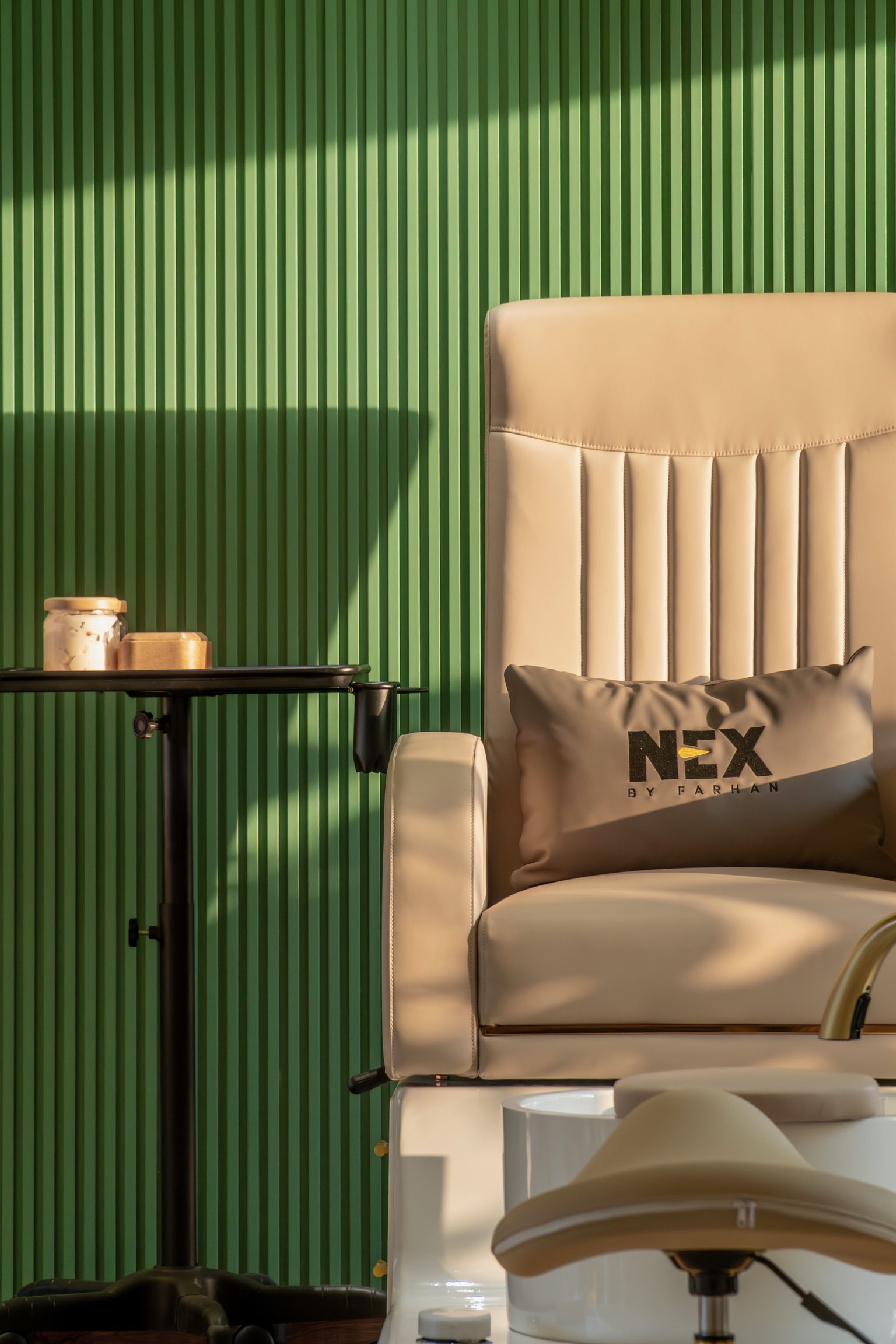 Signature NEX chair